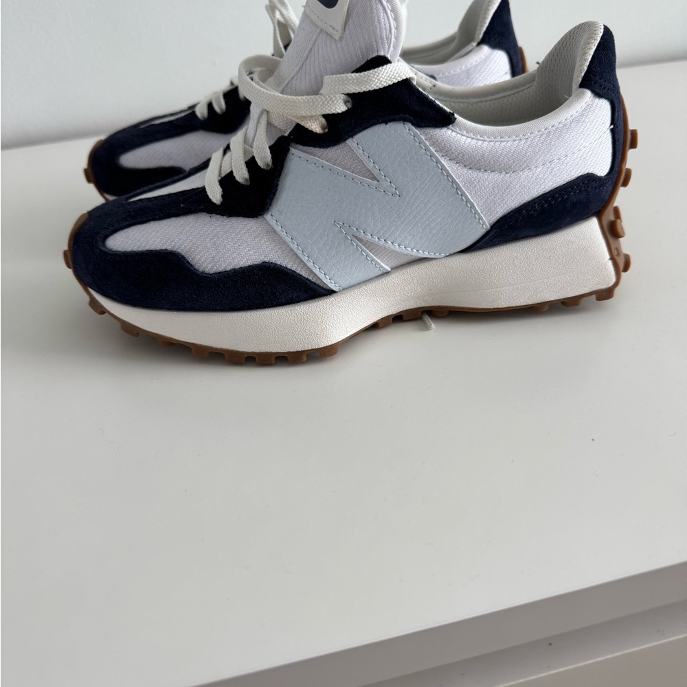 New Balance 327 Women's Sneakers - Navy, Light Blue, White size 6